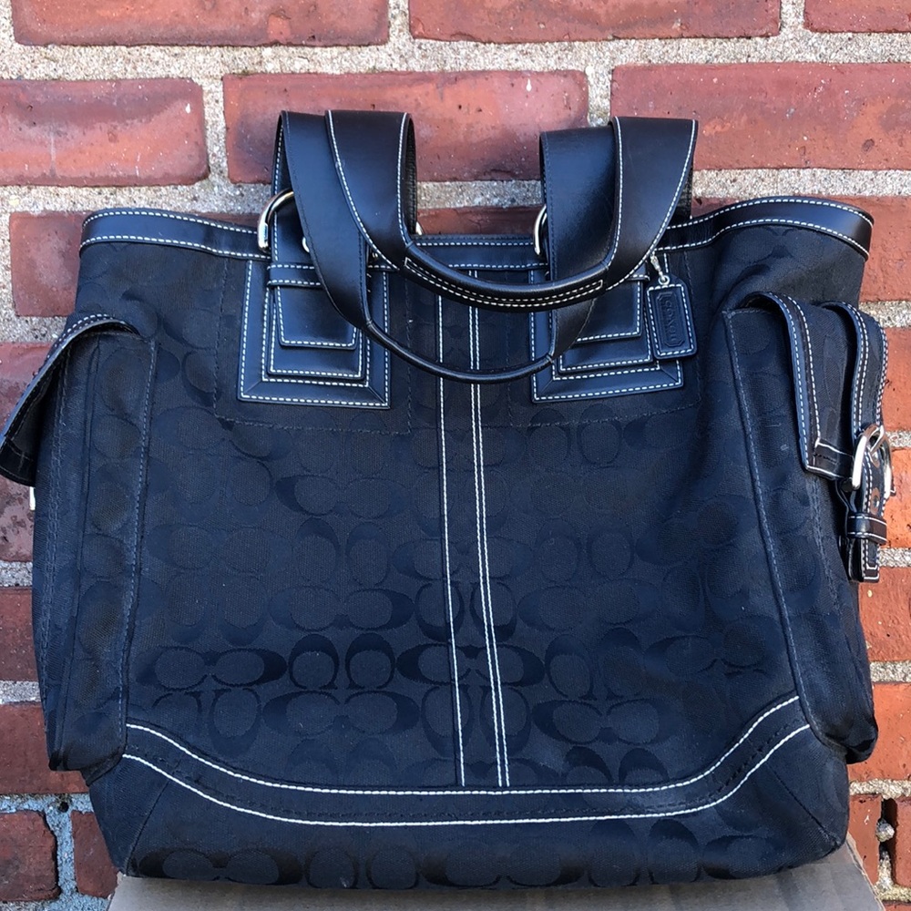 Coach large black tote CO6Q-10080